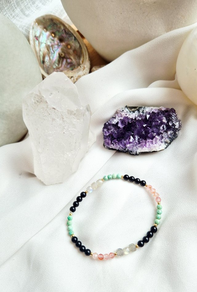 Bransoletka z naturalnego turkusu i turmalinu.