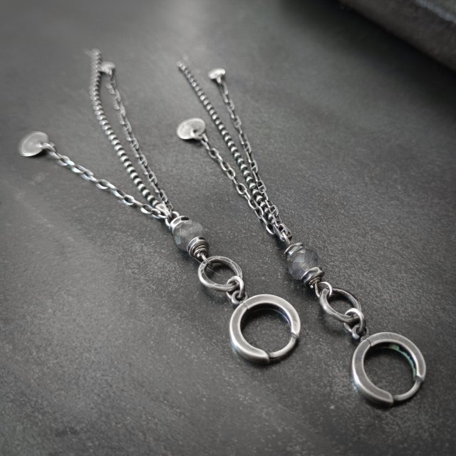 Długie kolczyki z labradorytem