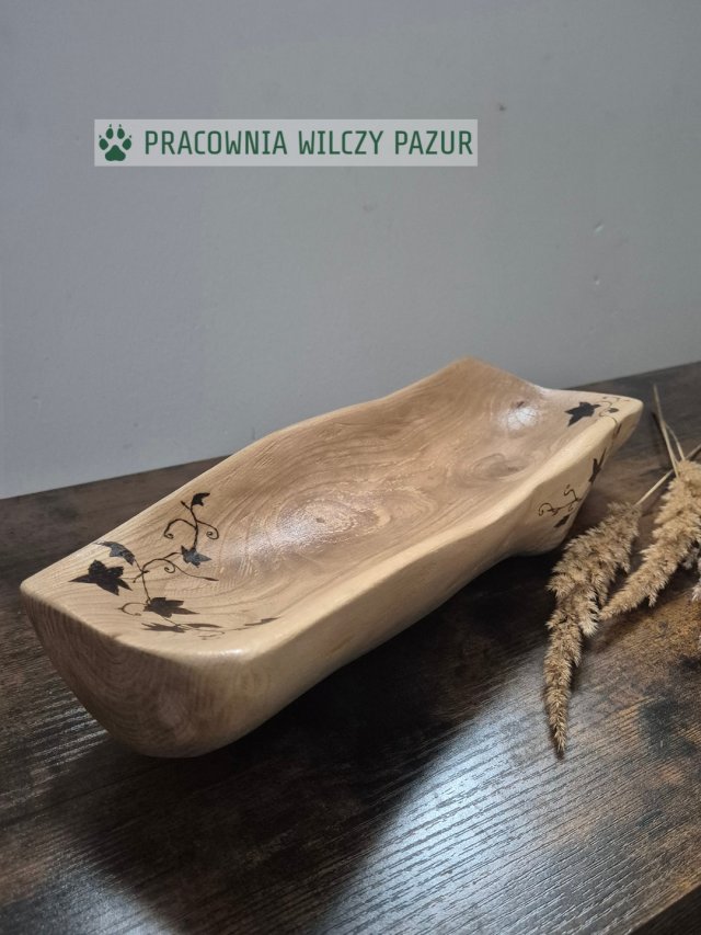 Misa drewniana ręcznie rzeźbiona, zdobiona pirografią