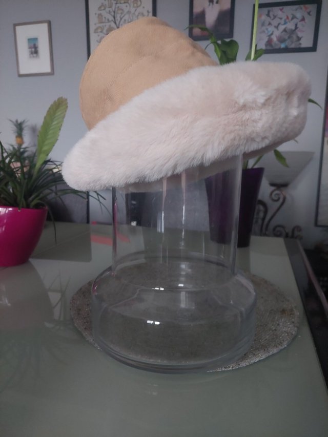 czapka ze sztucznum futerkiem