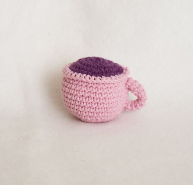 Szydełkowa Filiżanka – Dekoracja Handmade / Maskotka