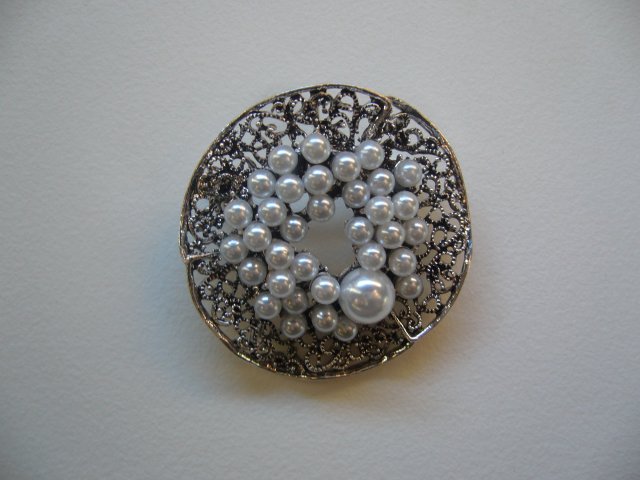 ELEGANCKA BROSZKA WISIOR PERŁY