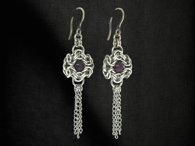 Kolczyki chainmaille z granatem, łańcuszkiem stal chirurgiczna, długie