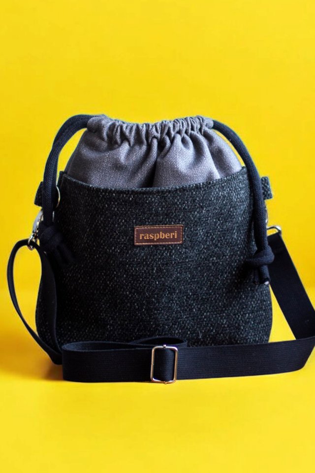 Szaro-czarna listonoszka z kominem