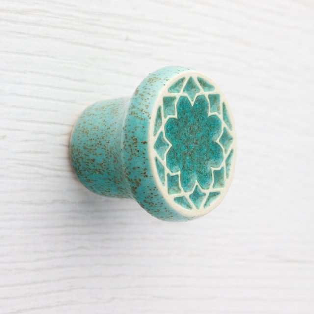 Ceramiczna gałka do mebli miętowa, wz.3