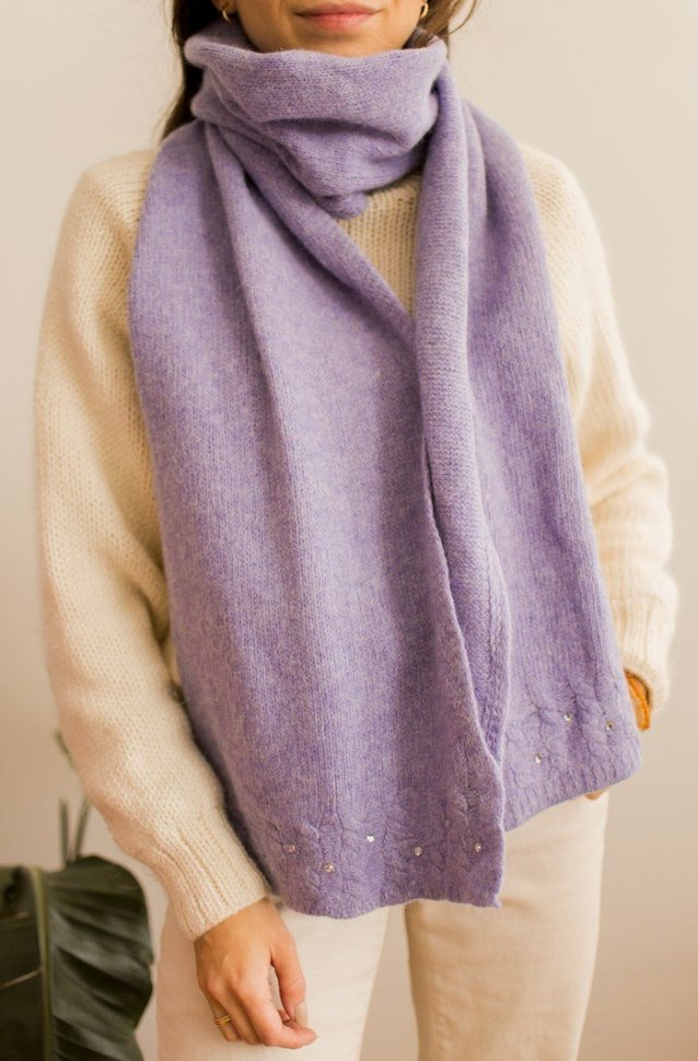 Liliowy, wełniany szalik