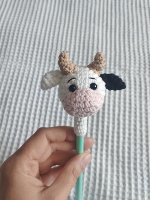 ozdoba na ołówek krowa, krówka, byczek