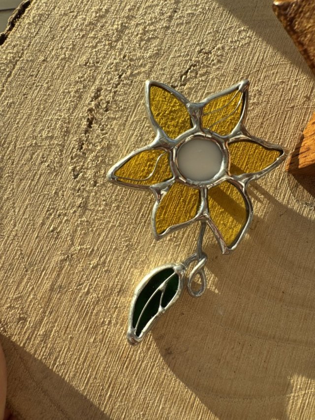 WITRAŻOWA SZKLANA BROSZKA KWIAT "SŁONECZNIK"
