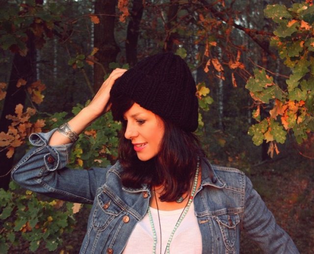 CZARNA CZAPKA BEANIE HANDMADE  Z WEŁNĄ