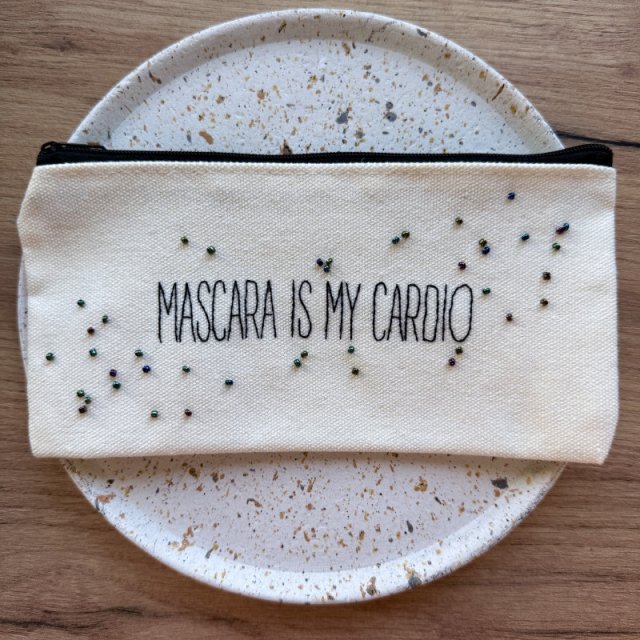 Kosmetyczka saszetka z haftem 3