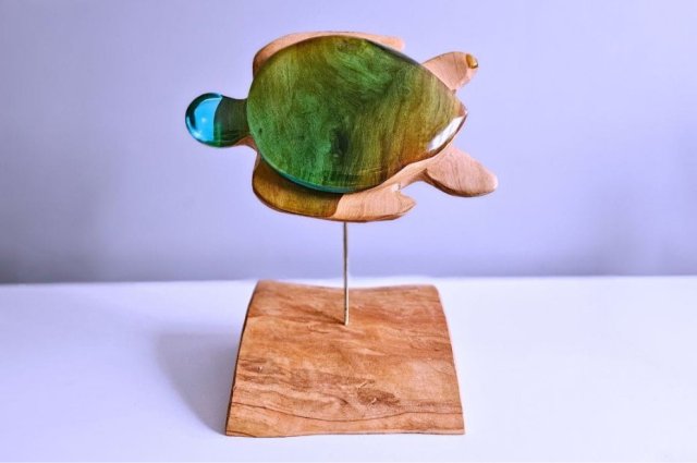 Rzeźba oceaniczna z drewna i żywicy - Żółw