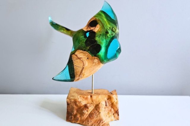 Rzeźba oceaniczna z drewna i żywicy - Płaszczka