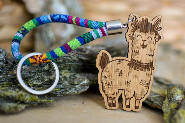 BRELOK DO KLUCZY BOHO LAMA FUNNY Z DREWNA AZTEQ
