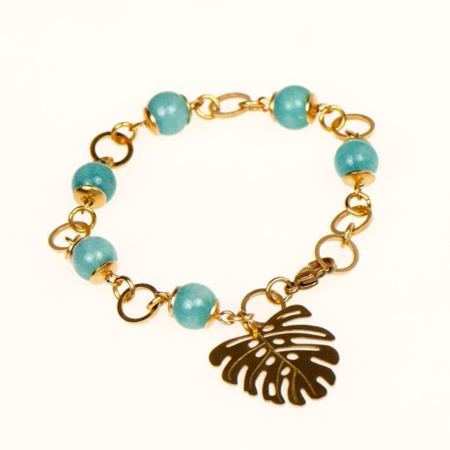 Jadeitowa bransoletka z pozłacanym wykończeniem c881