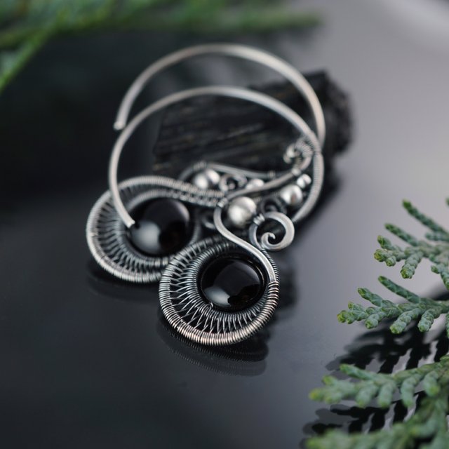 Black eyes - fantazyjne kolczyki koła z czarnymi onyksami