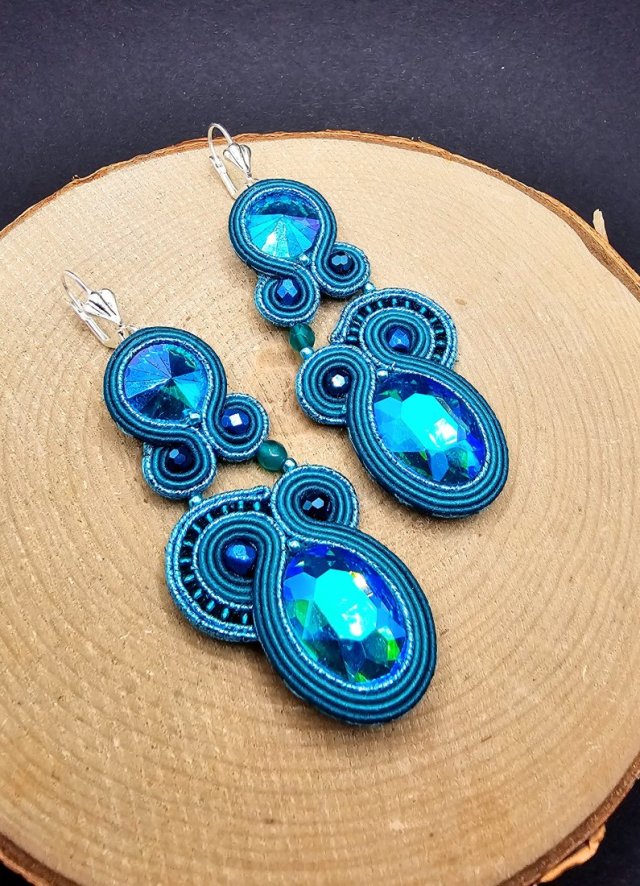 Turkusowe kolczyki sutasz z kryształkami