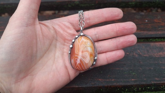 Żywe kultury bakterii - wisiorek