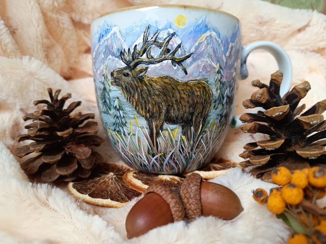 Ręcznie malowany kubek jeleń górski pejzaż 480 ml