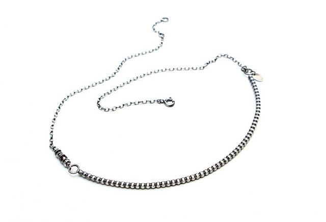 Kulkowa obręcz - kolia