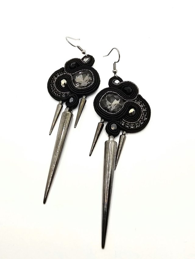 Czarno-szare kolczyki sutasz z kolcami