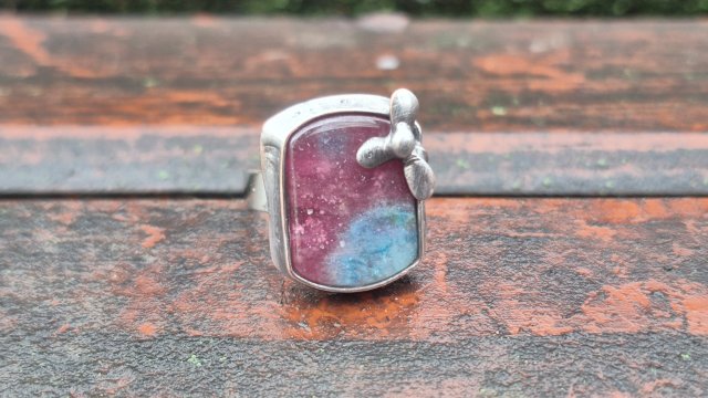 W kolorach różnych - pierścionek regulowany