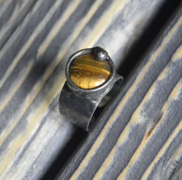 Tygrysie oko - regulowany witrażowy pierścionek