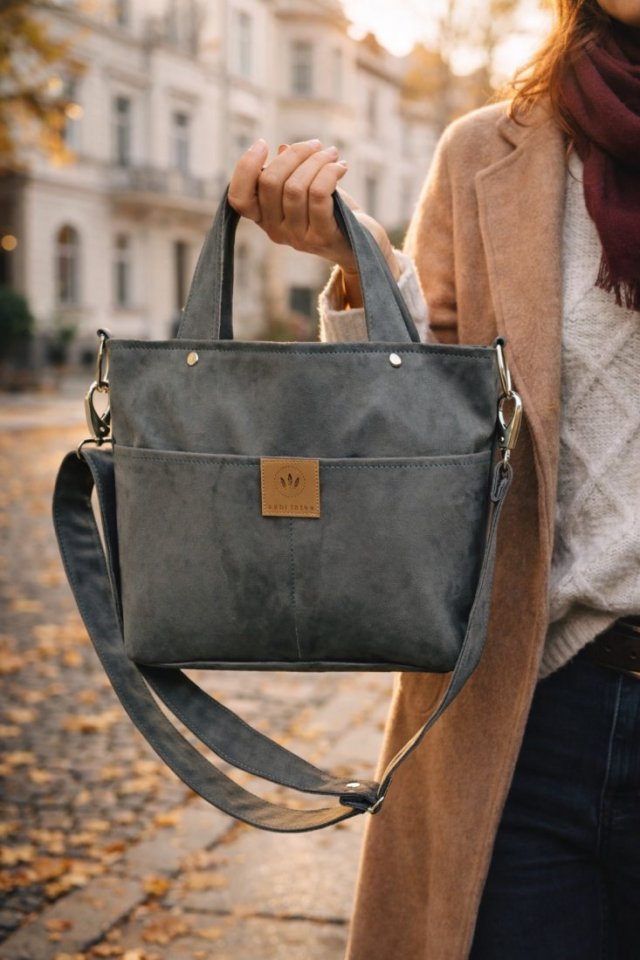 Mał torebka z kieszeniami z zamszu Khaki