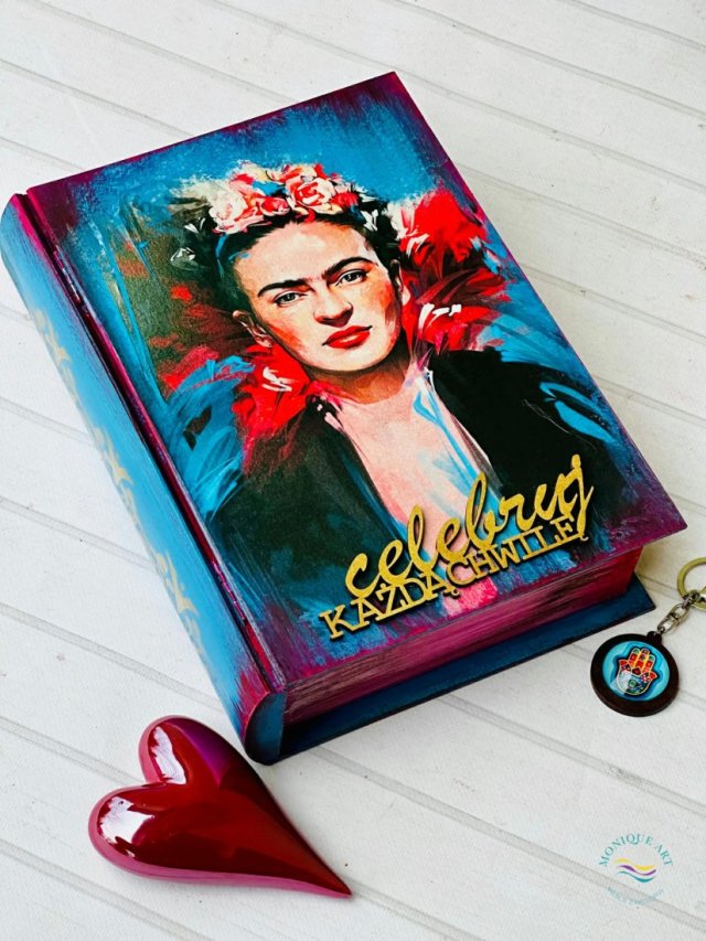 Dekoracyjny kufer książka z Fridą Kahlo, idealny na prezent