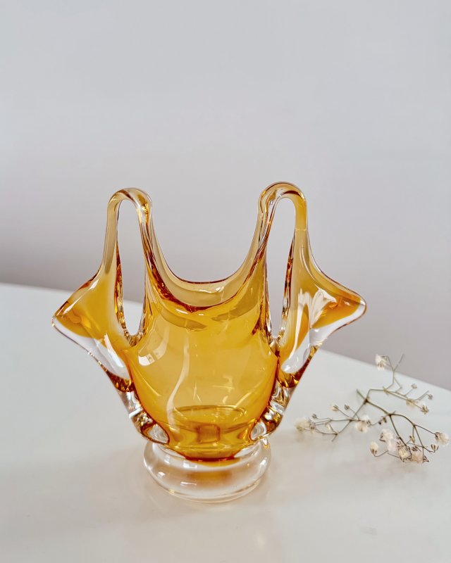 Wazonik szklany typu koszyczek PRL