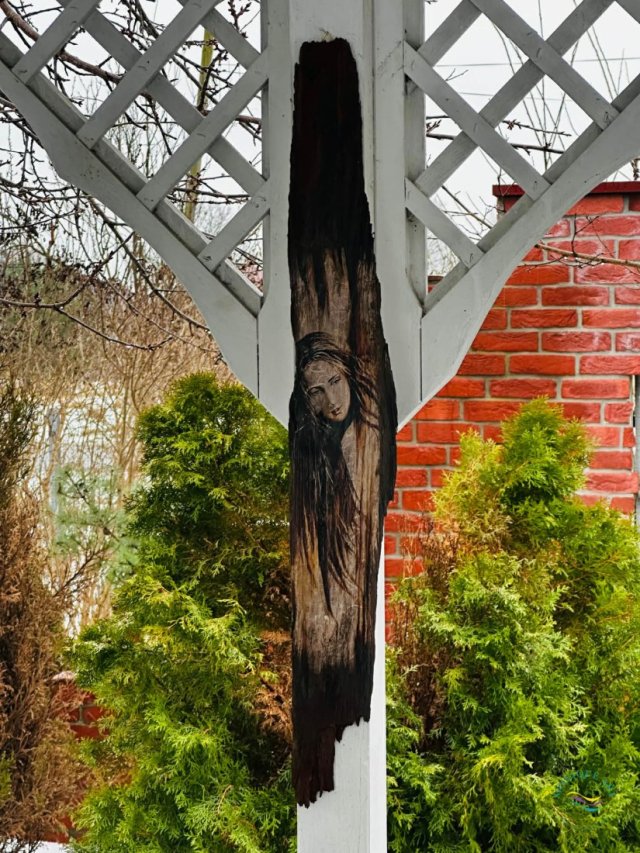 Anioł na drewnie, unikatowa dekoracja z duszą, prezent