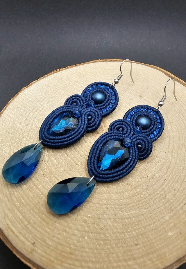 Kryształowe kolczyki sutasz w kolorze morskim