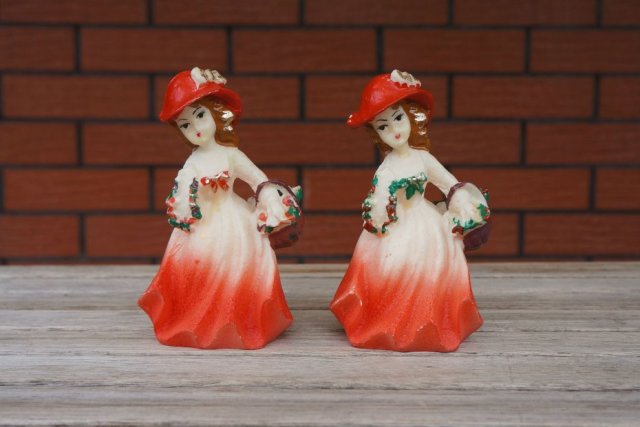 Kobieta z koszyczkiem - 2 szt