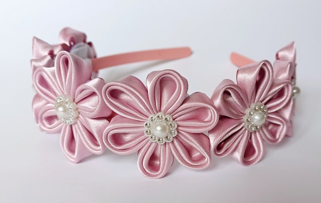 Opaska do włosów z kwiatami różowa 1-832