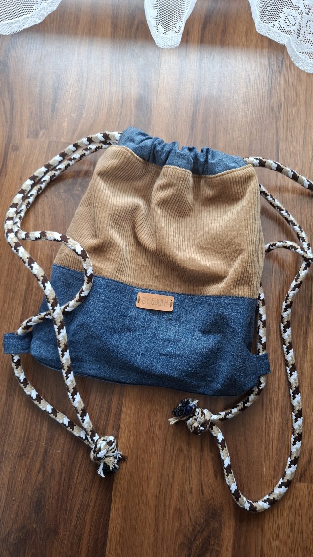 Patchworkowy plecak worek z upcyclingu jeans i sztruks