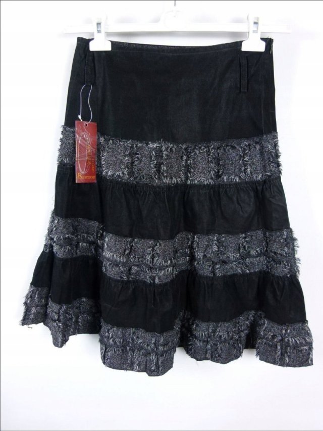 Trapezowa spódnica do kolan / S z metką