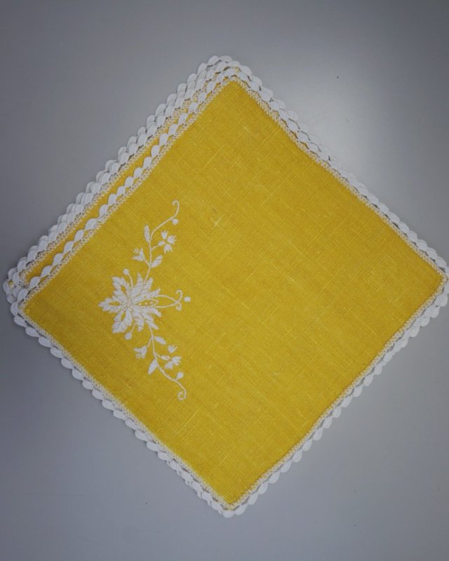 Żółte serwetki   *13