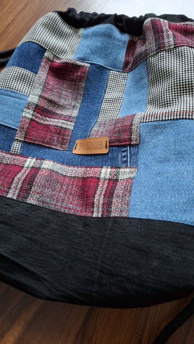 Unikatowy Plecak-Worek Patchwork: Jeans & Kratka