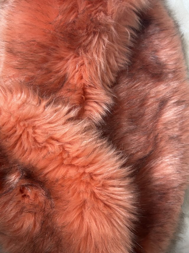 Efektowny Kolnierz ze sztucznego futra - fantastyczny kolor - bardzo oryginalny dodatek