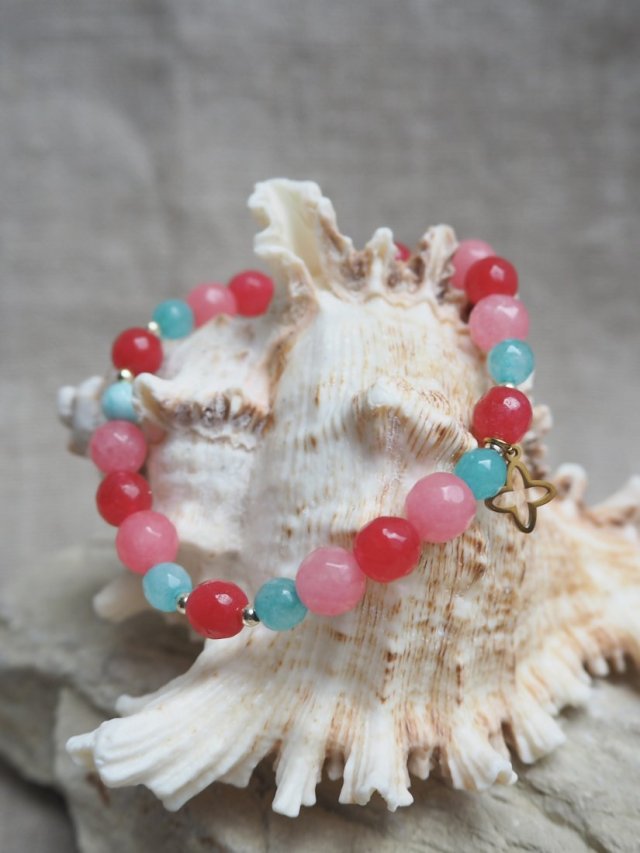 Bransoletka z jadeitu  – naturalna energia w kobiecym wydaniu | DOMILKOWYDOMEK