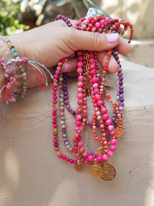 FUKSJOWE KORALE - naszyjnik | amulet | Ręcznie robiony naszyjnik w Pracowni DomilkowyDomek