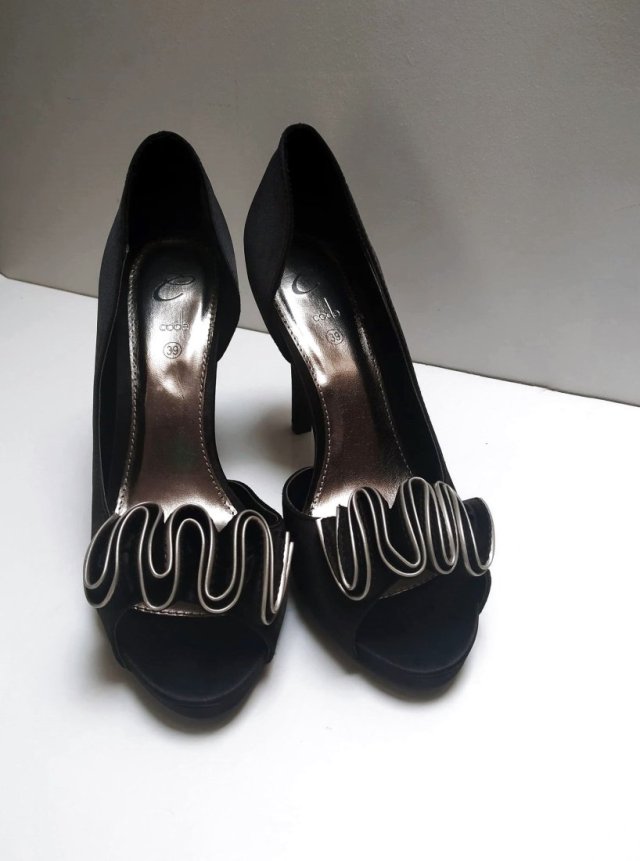 Eleganckie lata '80 r. 39