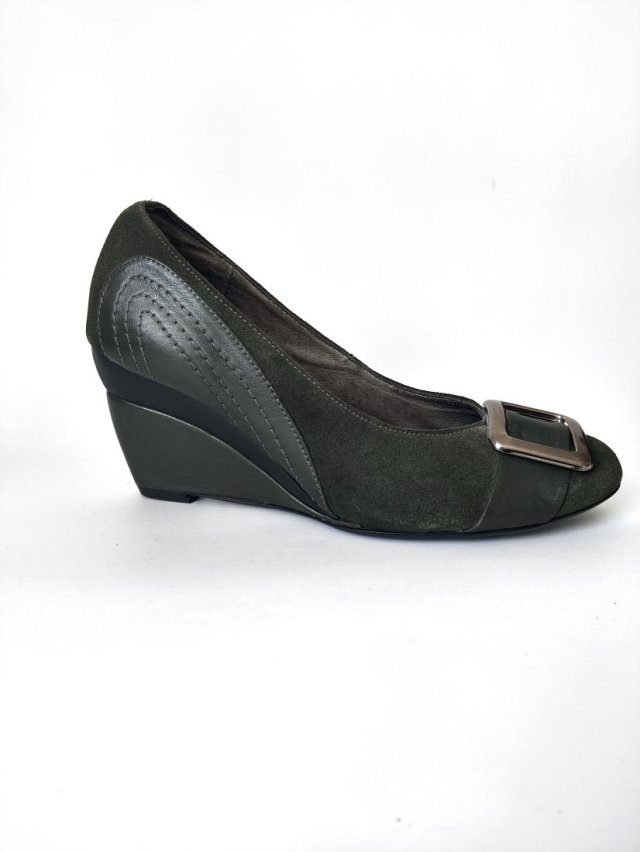 Zielone na koturnie r. 40