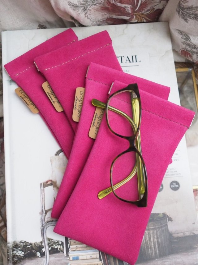 Fuksjowe -  etui na okulary z zamszowej welurowej skóry – handmade DomilkowyDomek, etui na klips, miękkie i stylowe
