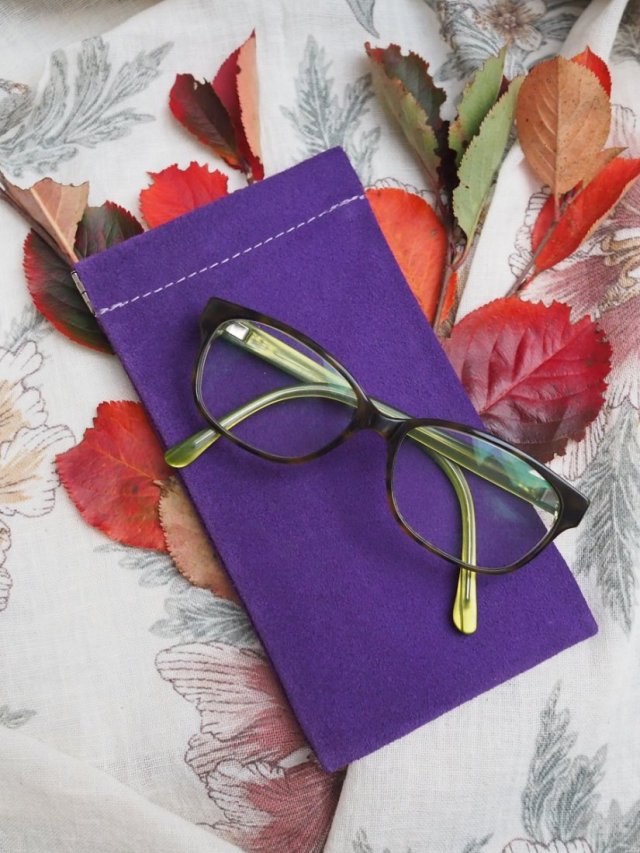 Fioletowe -  etui na okulary z zamszowej welurowej skóry – handmade DomilkowyDomek, etui na klips, miękkie i stylowe