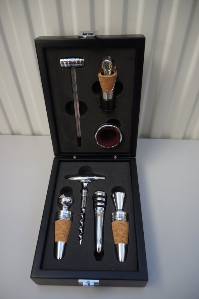 Zestaw przyborów do wina  *37