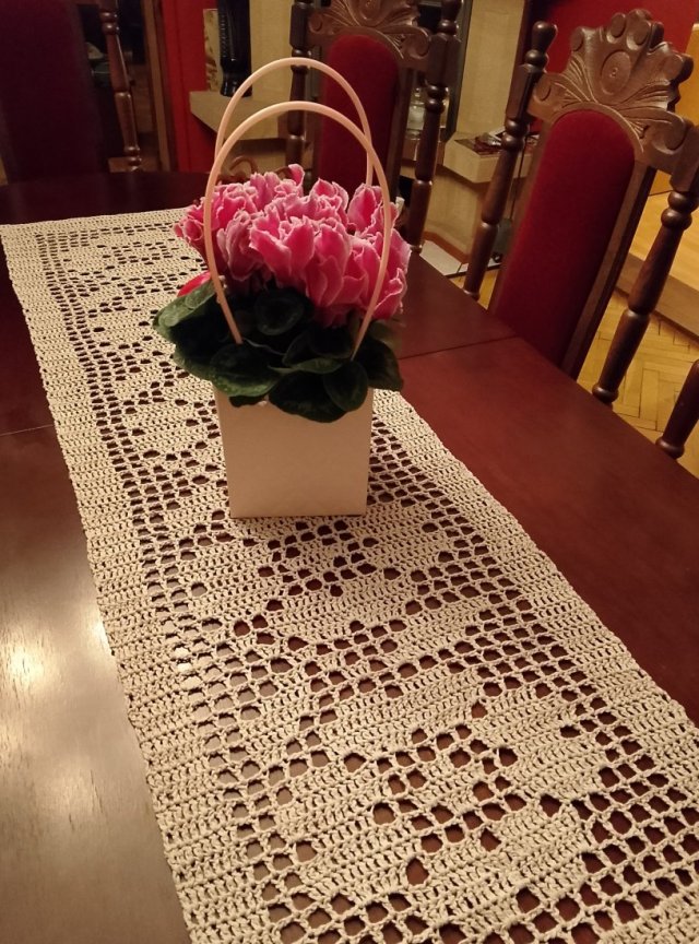 Bieżnik romantyczny w kwiaty, beżowy