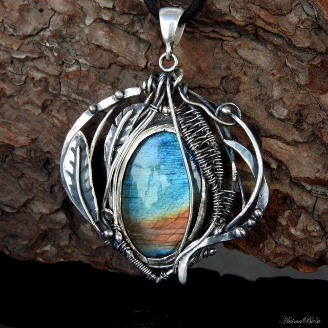 Wisiorek srebrny z labradorytem "Niebo na ziemi"