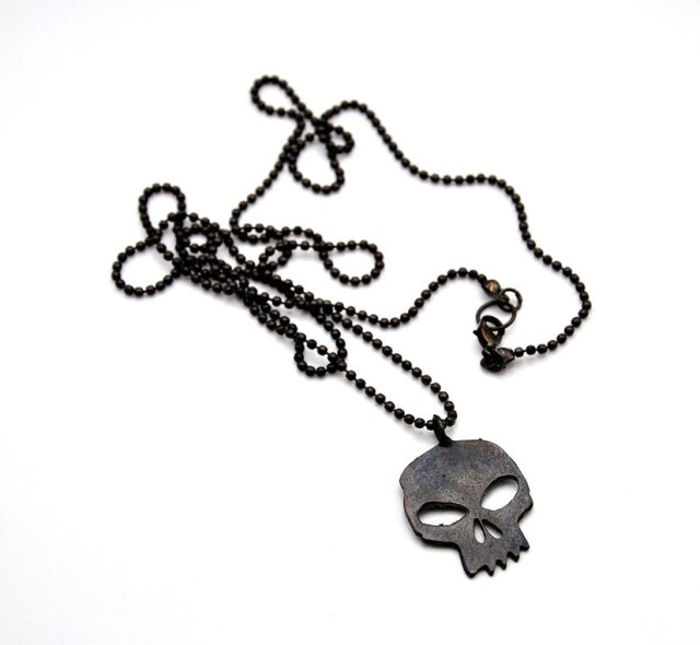 Dlugi naszyjnik unisex nieśmiertelnik czaszka skull rock goth punk