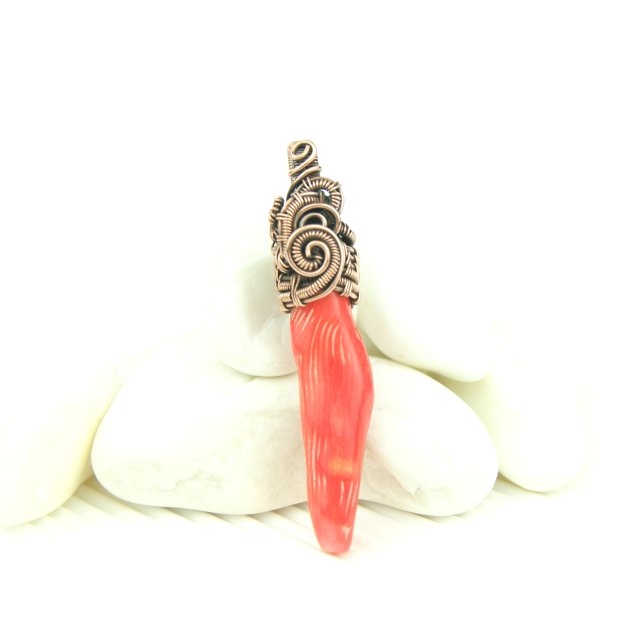 Wisiorek z koralem wire wrapping