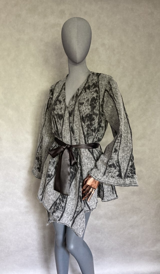 Żakiet sweter 80% wełna.